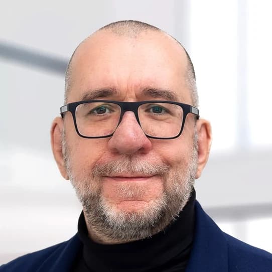Simon Anfilov, specialista na tvorbu značek